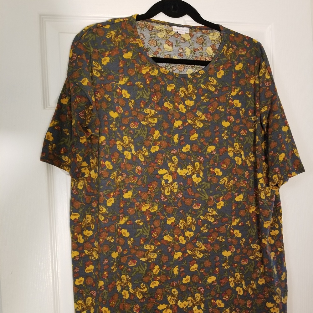 Lularoe Irma top